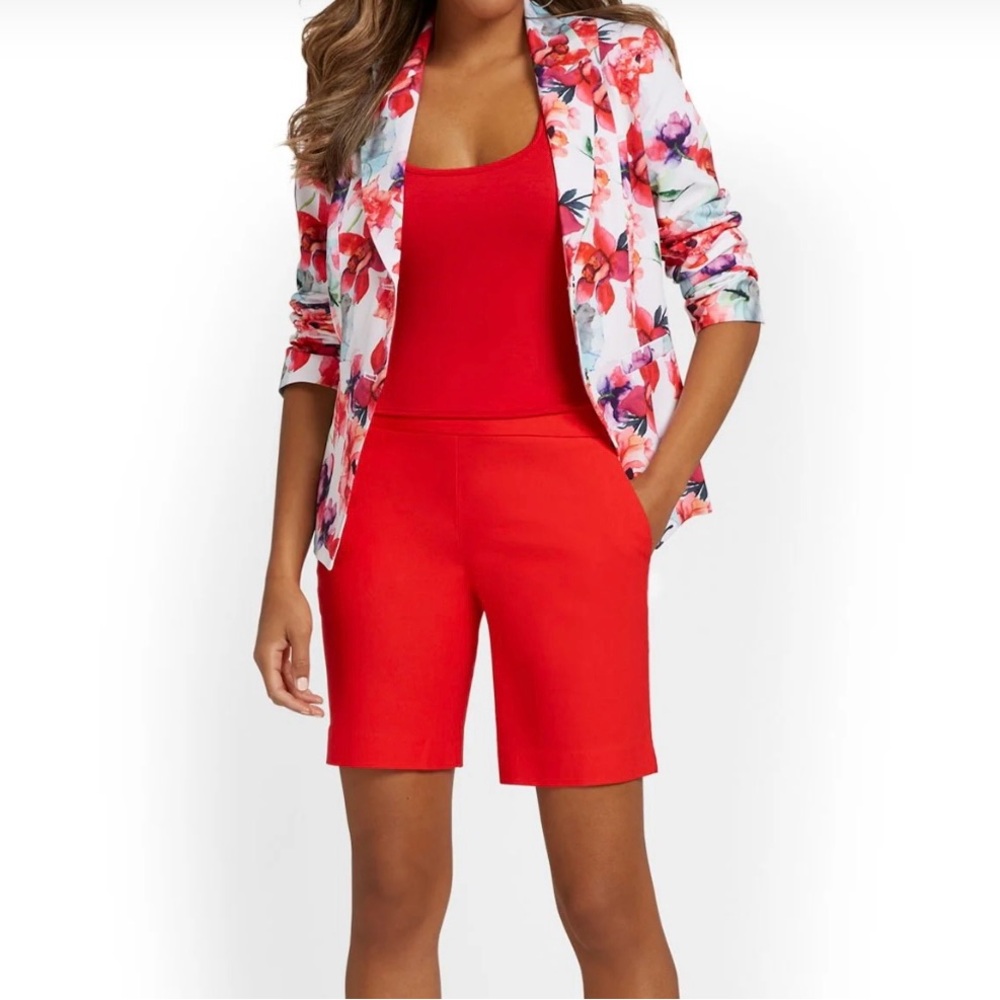 New York & Company Whitney High Waisted Pull On Red Shorts XXL NWT